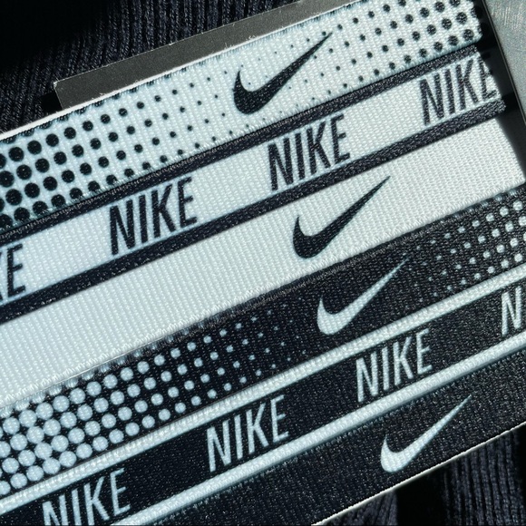❗️SOLD❗️NIKE Women's Hairbands 6 Pack Printed Logo Sports Headband - Black/White - Picture 3 of 5